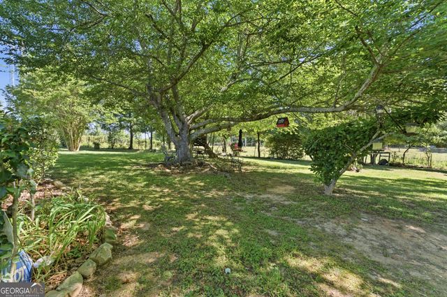 800 Lodgeview Drive, Bethlehem, GA 30620