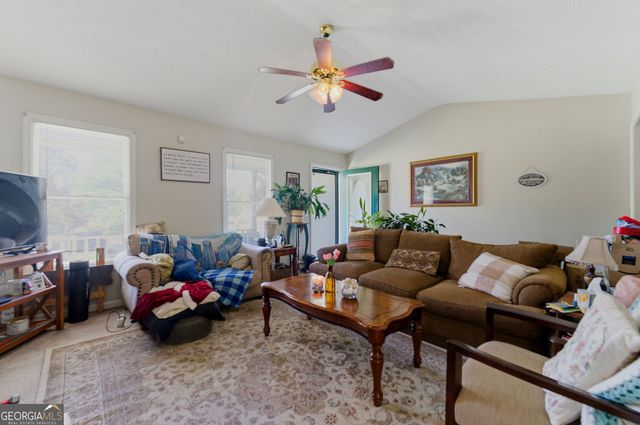 800 Lodgeview Drive, Bethlehem, GA 30620