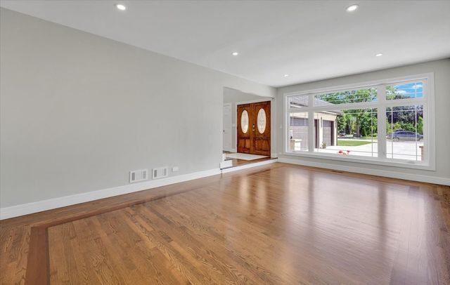 5314 Pratt Avenue, Skokie, IL 60077
