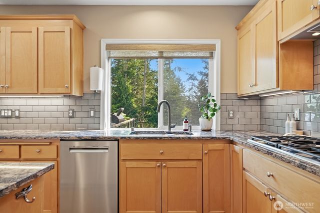 11720 201st Place NE, Redmond, WA 98053