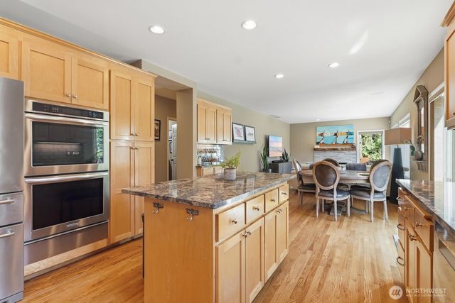 11720 201st Place NE, Redmond, WA 98053