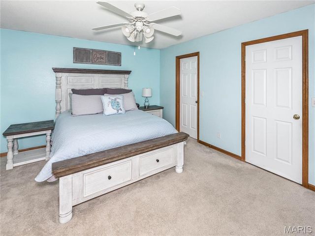 415 High Point Dr, Edwardsville, IL 62025