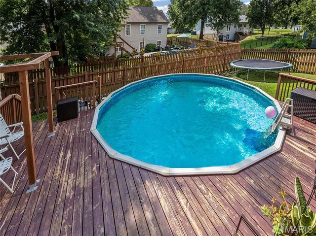 415 High Point Dr, Edwardsville, IL 62025