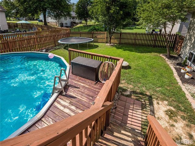 415 High Point Dr, Edwardsville, IL 62025