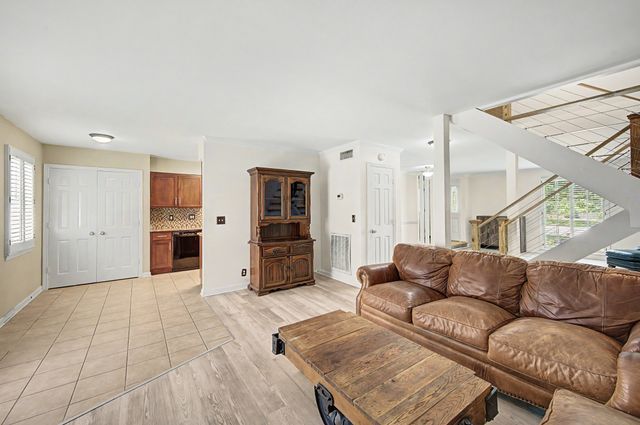 8300 Sawyer Brown Rd Apt A304, Nashville, TN 37221