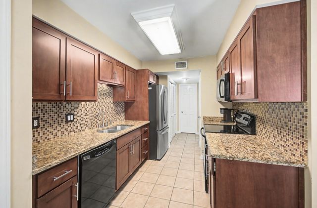 8300 Sawyer Brown Rd Apt A304, Nashville, TN 37221