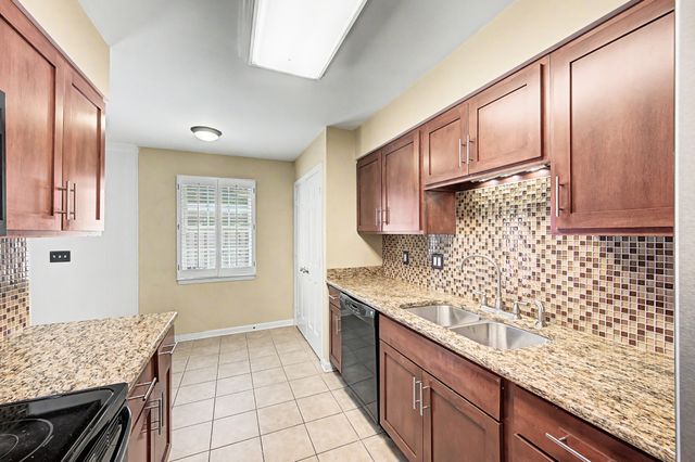 8300 Sawyer Brown Rd Apt A304, Nashville, TN 37221