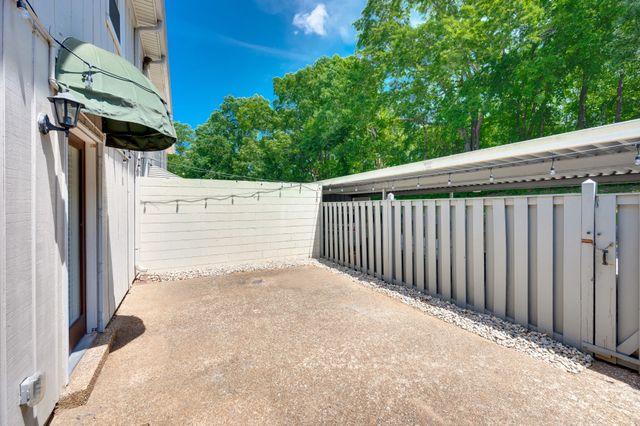 8300 Sawyer Brown Rd Apt A304, Nashville, TN 37221