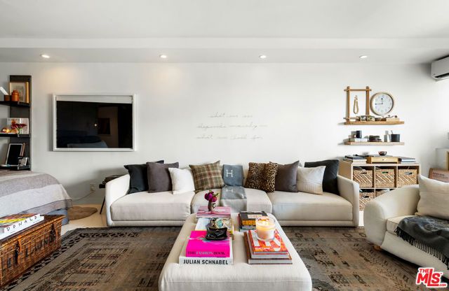 999 N Doheny Drive 811, West Hollywood, CA 90069