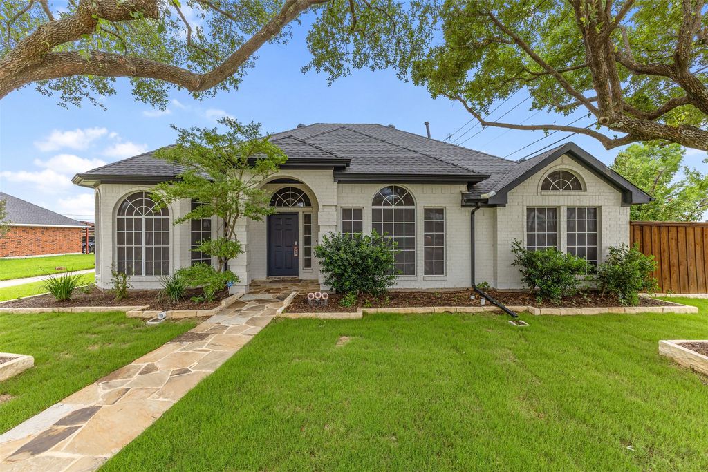 2236 Tanglewood Street, Mesquite, TX 75181