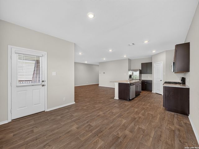 6607 Embankment Rd, San Antonio, TX 78252