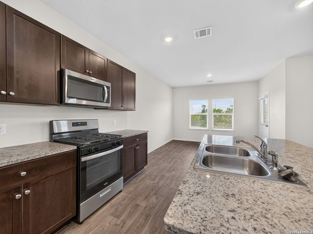6607 Embankment Rd, San Antonio, TX 78252