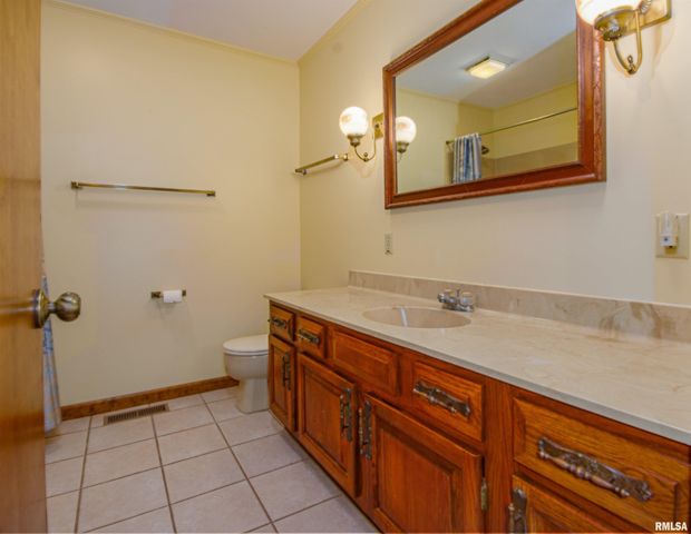 3528 OXFORD Avenue, Mt Vernon, IL 62864