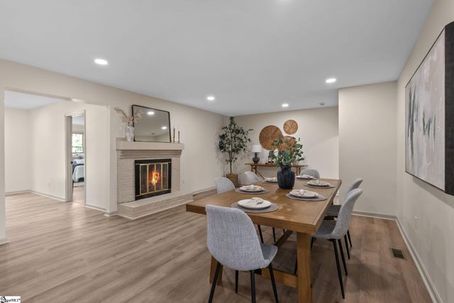 13 Bedford Lane, Taylors, SC 29687