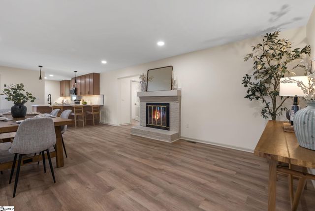 13 Bedford Lane, Taylors, SC 29687