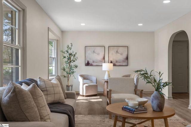 13 Bedford Lane, Taylors, SC 29687