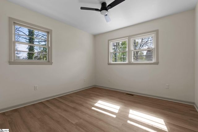 13 Bedford Lane, Taylors, SC 29687