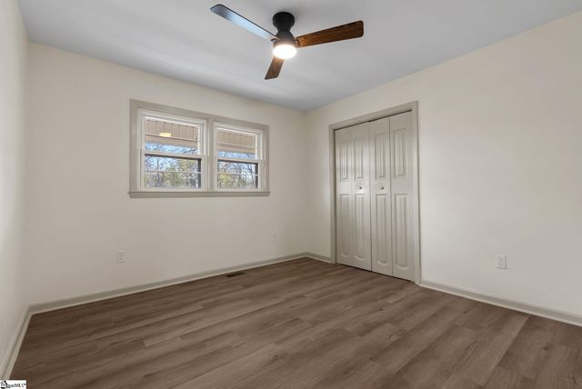 13 Bedford Lane, Taylors, SC 29687