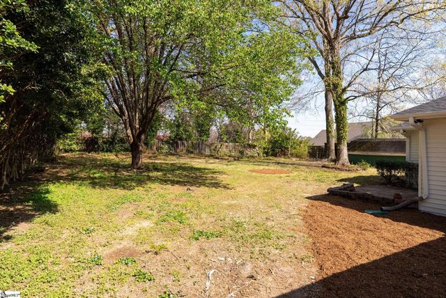 13 Bedford Lane, Taylors, SC 29687