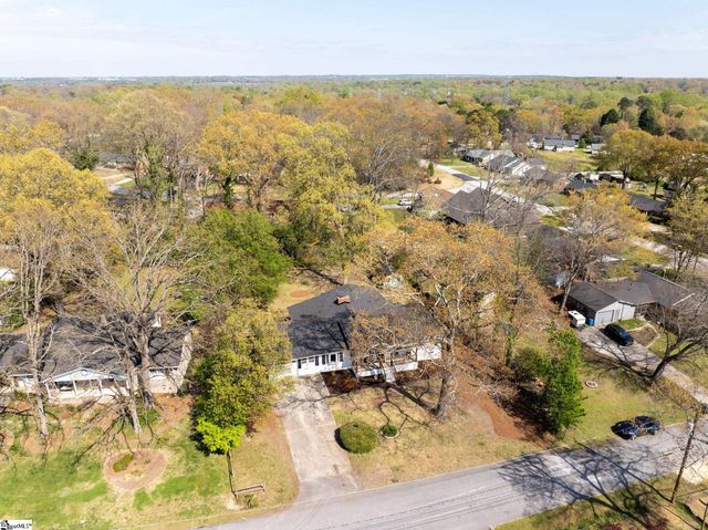 13 Bedford Lane, Taylors, SC 29687