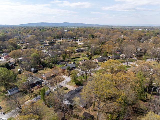 13 Bedford Lane, Taylors, SC 29687