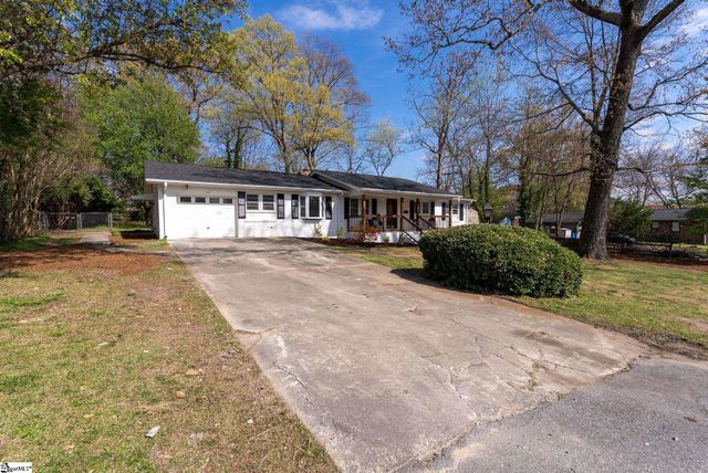 13 Bedford Lane, Taylors, SC 29687