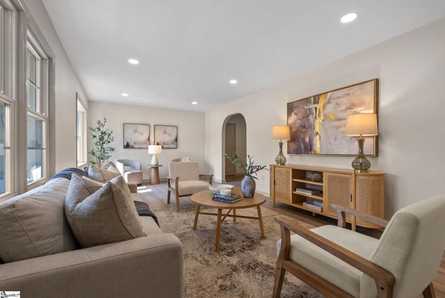 13 Bedford Lane, Taylors, SC 29687