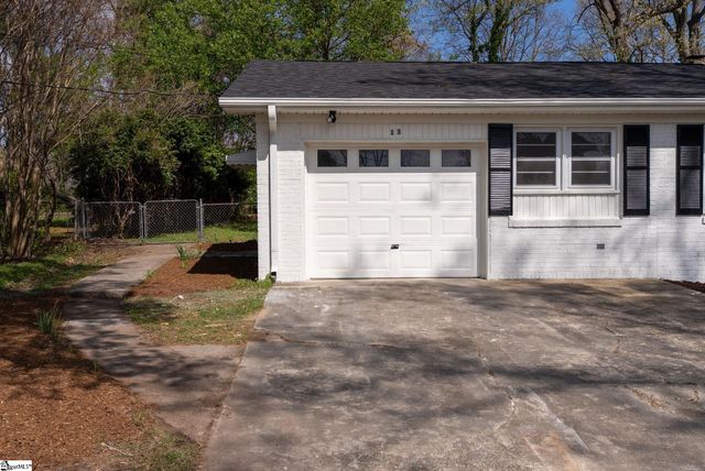 13 Bedford Lane, Taylors, SC 29687