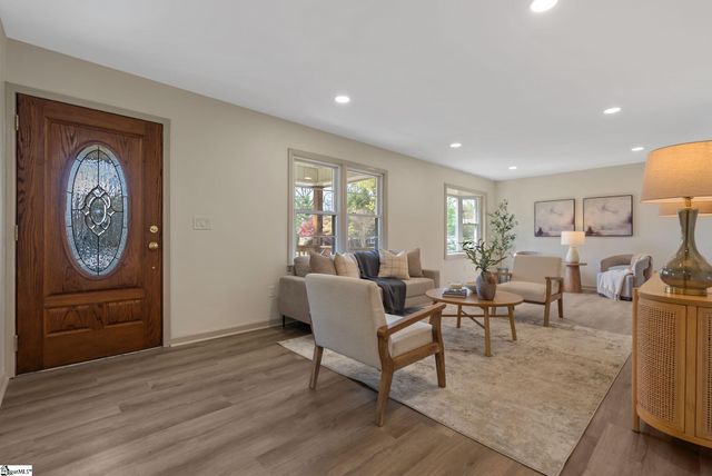 13 Bedford Lane, Taylors, SC 29687