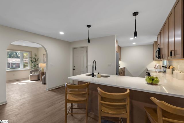 13 Bedford Lane, Taylors, SC 29687