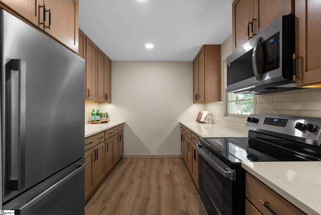 13 Bedford Lane, Taylors, SC 29687