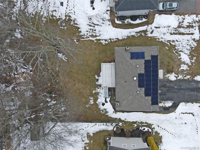 205 Connetquot Road, Oakdale, NY 11769