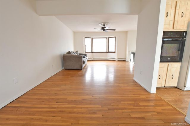 205 Connetquot Road, Oakdale, NY 11769