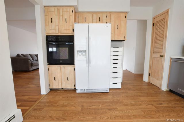 205 Connetquot Road, Oakdale, NY 11769