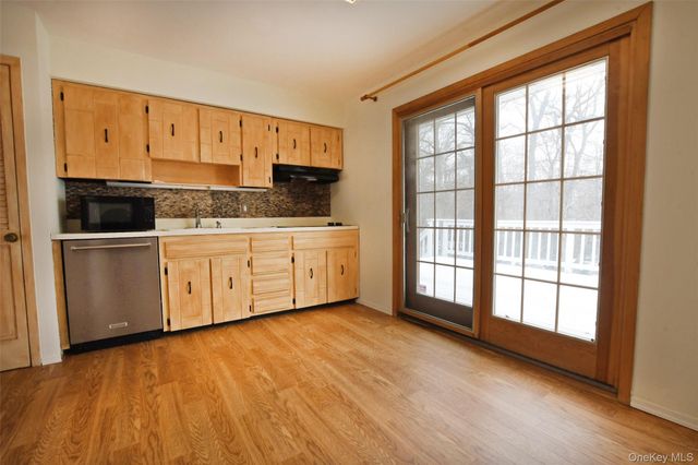 205 Connetquot Road, Oakdale, NY 11769