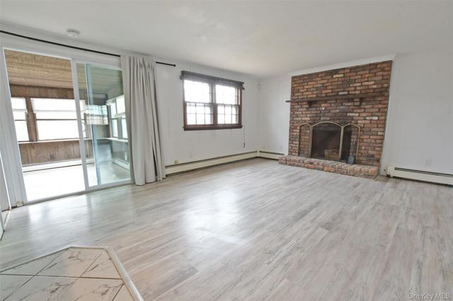 205 Connetquot Road, Oakdale, NY 11769