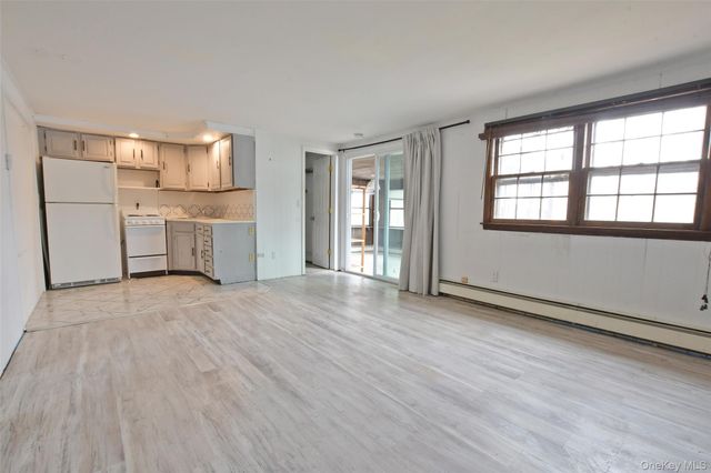 205 Connetquot Road, Oakdale, NY 11769