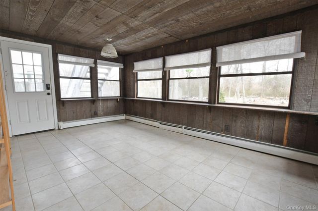 205 Connetquot Road, Oakdale, NY 11769