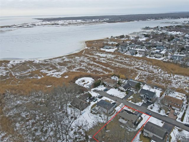 205 Connetquot Road, Oakdale, NY 11769