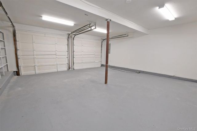 205 Connetquot Road, Oakdale, NY 11769