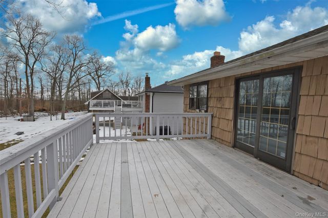 205 Connetquot Road, Oakdale, NY 11769