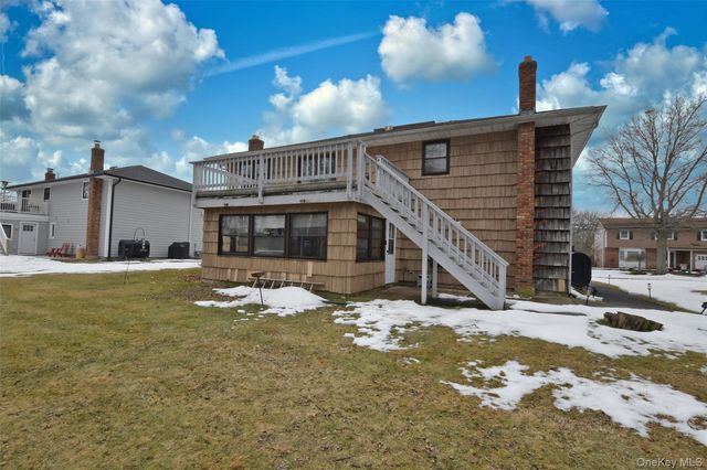 205 Connetquot Road, Oakdale, NY 11769