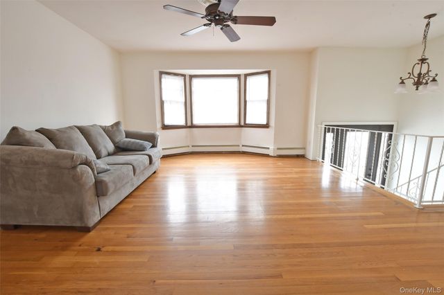 205 Connetquot Road, Oakdale, NY 11769