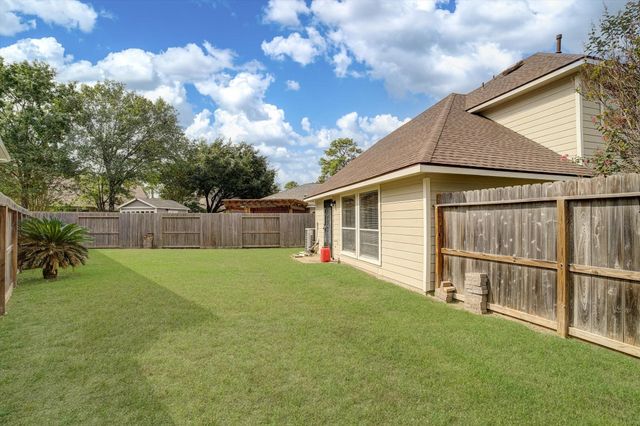 8202 Prairie Wind Lane, Houston, TX 77040