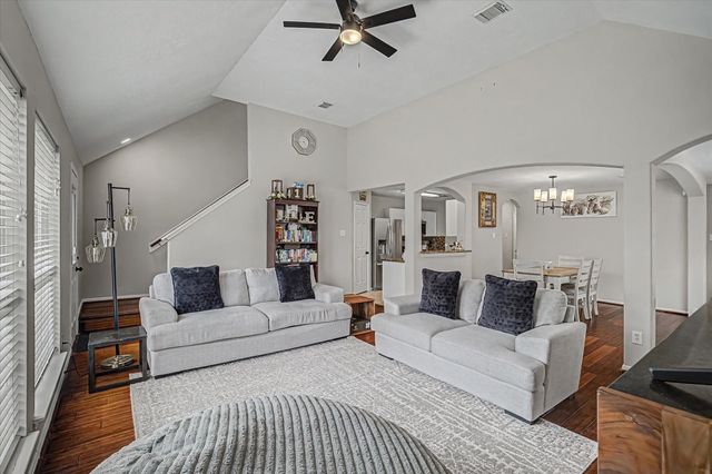 8202 Prairie Wind Lane, Houston, TX 77040