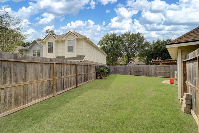 8202 Prairie Wind Lane, Houston, TX 77040