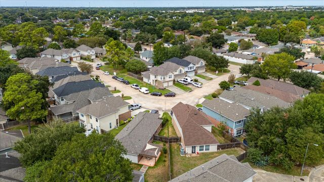 8202 Prairie Wind Lane, Houston, TX 77040