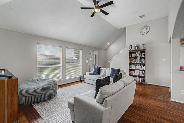 8202 Prairie Wind Lane, Houston, TX 77040