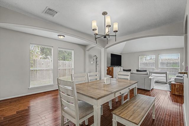8202 Prairie Wind Lane, Houston, TX 77040