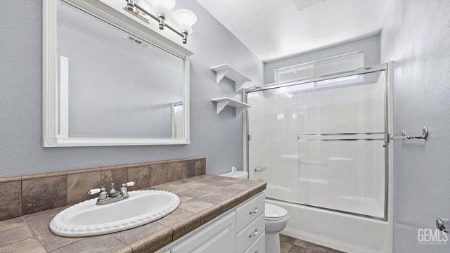 5005 Shadow Branch Street, Bakersfield, CA 93313